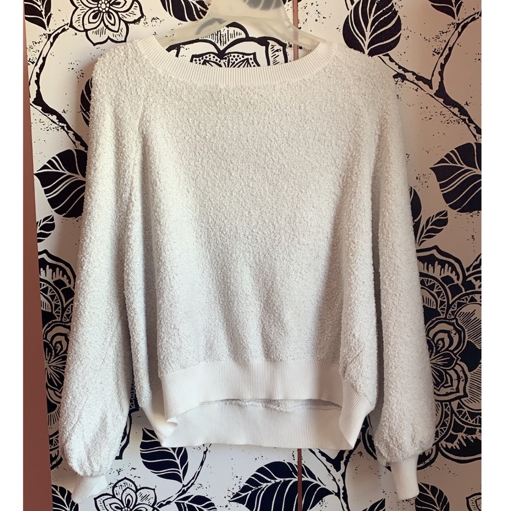 *NEW* Loose-Fitting White Fuzzy Sweater
